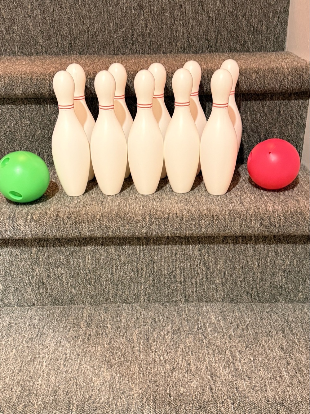Indoor Ten-Pin Bowling Set with Green and Pink Balls